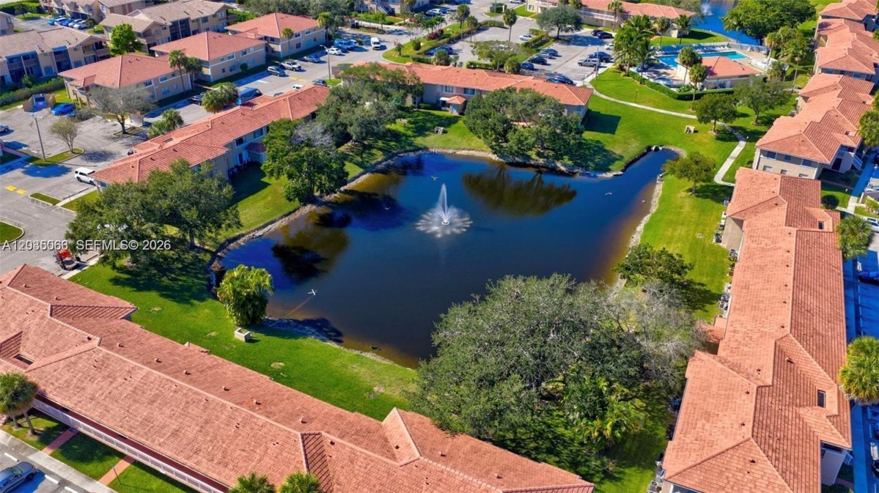 908 Twin Lakes Dr , Unit 8-C, Coral Springs, FL 33071 Photo