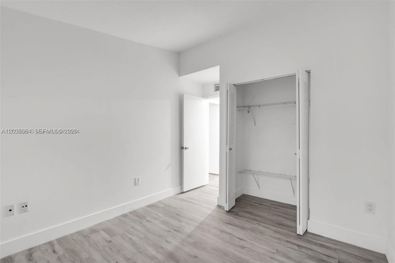 18965 NW 62nd Ave , Unit 210, Hialeah, FL 33015 Photo