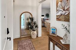 320 Longshore Street photo 4