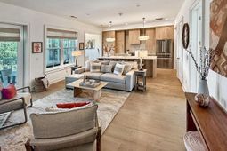 320 Longshore Street photo 4