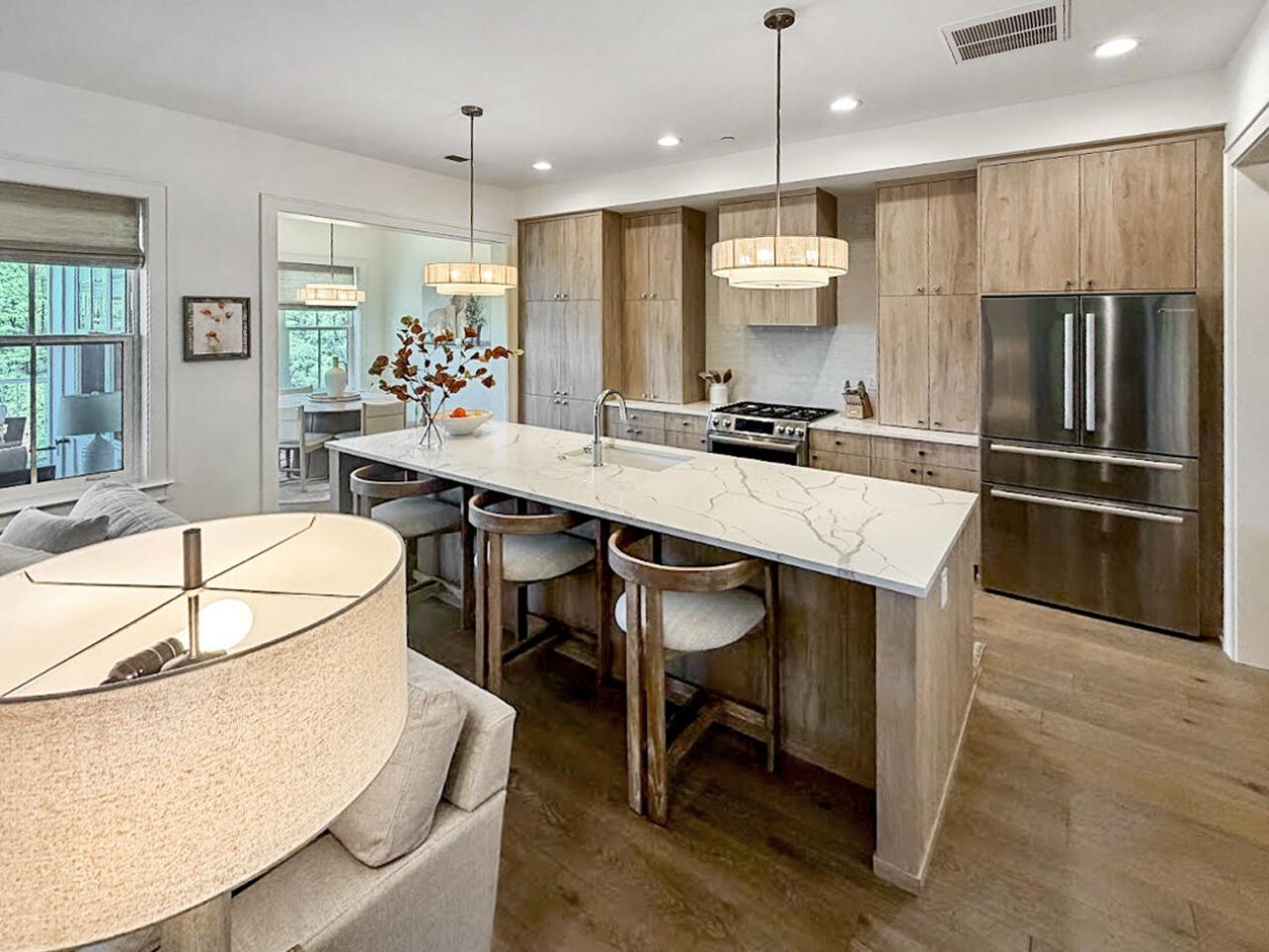 320 Longshore Street Photo 8