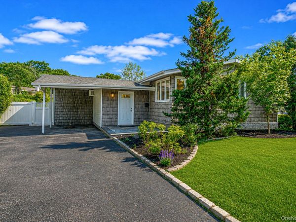 12 Sandalwood Drive , Smithtown, NY 11787