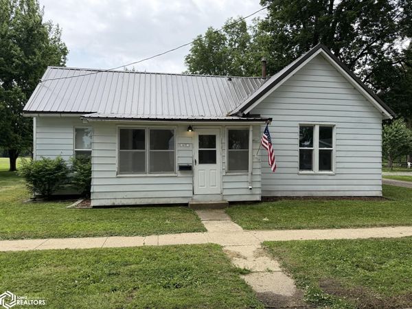 615 Woodlawn Street, Traer, IA 50675