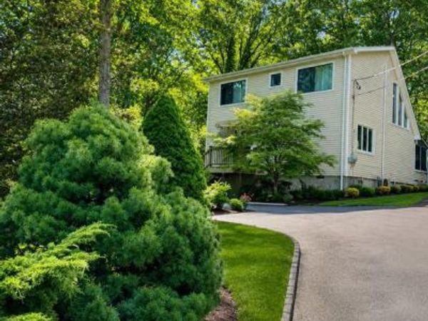 100 RIMROCK LANE , HAWLEY, PA 18428