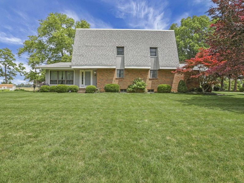 2351 Scenic Drive NE, Lancaster, OH 43130 Photo 2