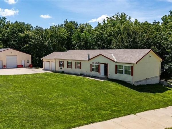 6375 SE Vollmer Drive, Lathrop, MO 64465