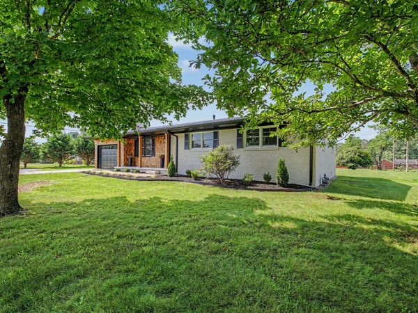 403 Robins St, Lawrenceburg, TN 38464