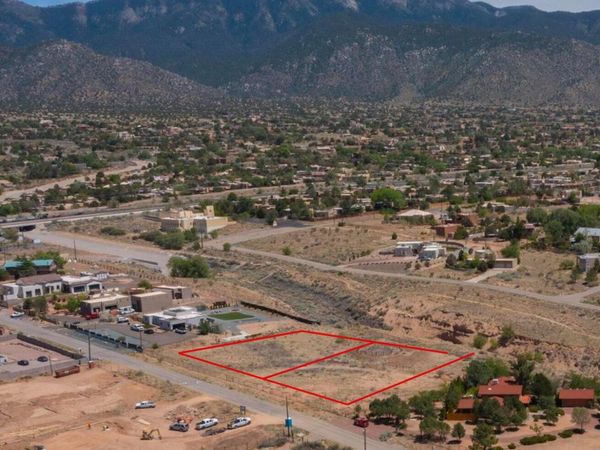 Palomas Avenue NE, Albuquerque, NM 87122