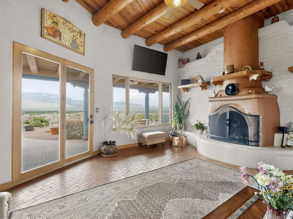 480 Valle Vista Road, Corrales, NM 87048
