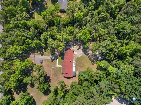 9820 Beaver Bridge Road, Chesterfield, VA 23838