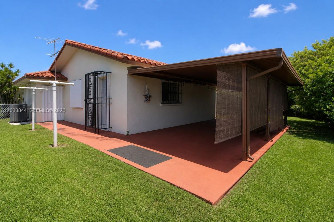 1330 SW 126th Pl, Miami, FL 33184 Photo