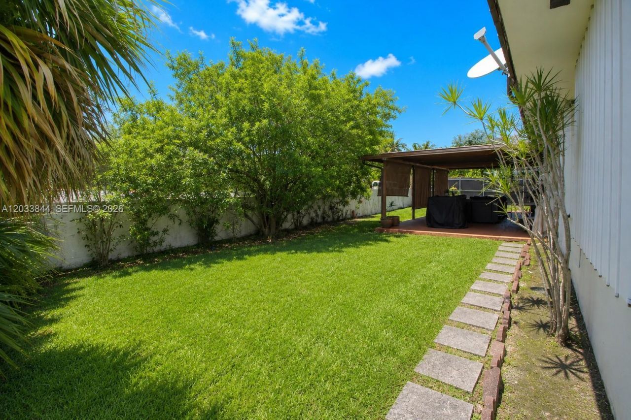1330 SW 126th Pl, Miami, FL 33184 Photo
