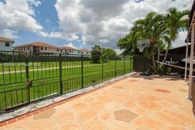 933 NW 106th Ave Cir , Miami, FL 33172 Photo