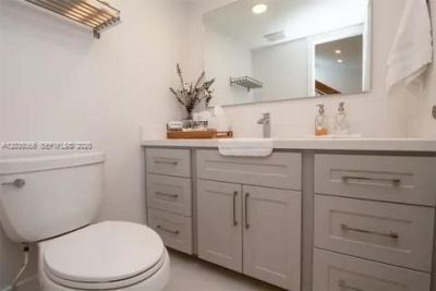 933 NW 106th Ave Cir , Miami, FL 33172 Photo