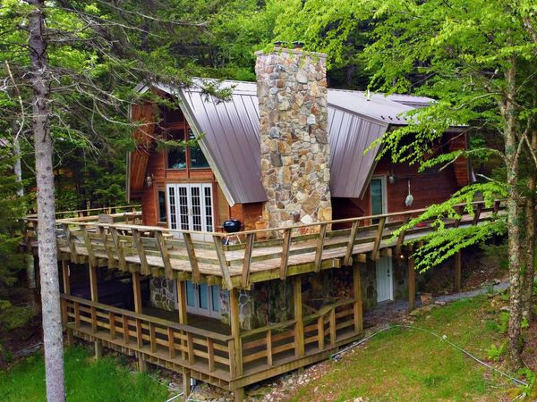 115 N. West Ridge Rd, Snowshoe, WV 26209