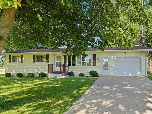 3447 Hilldale Drive, FREEPORT, IL 61032