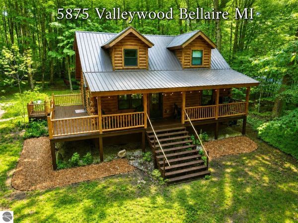 5875 Valleywood Drive, Bellaire, MI 49615