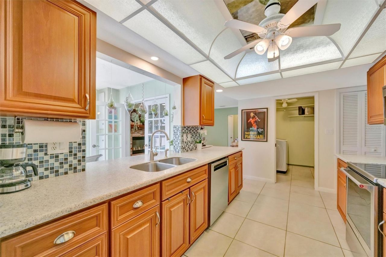 5729 Augusta Circle, Sarasota, FL 34238 Photo