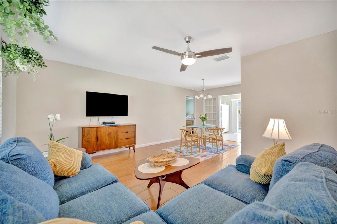 5729 Augusta Circle, Sarasota, FL 34238 Photo