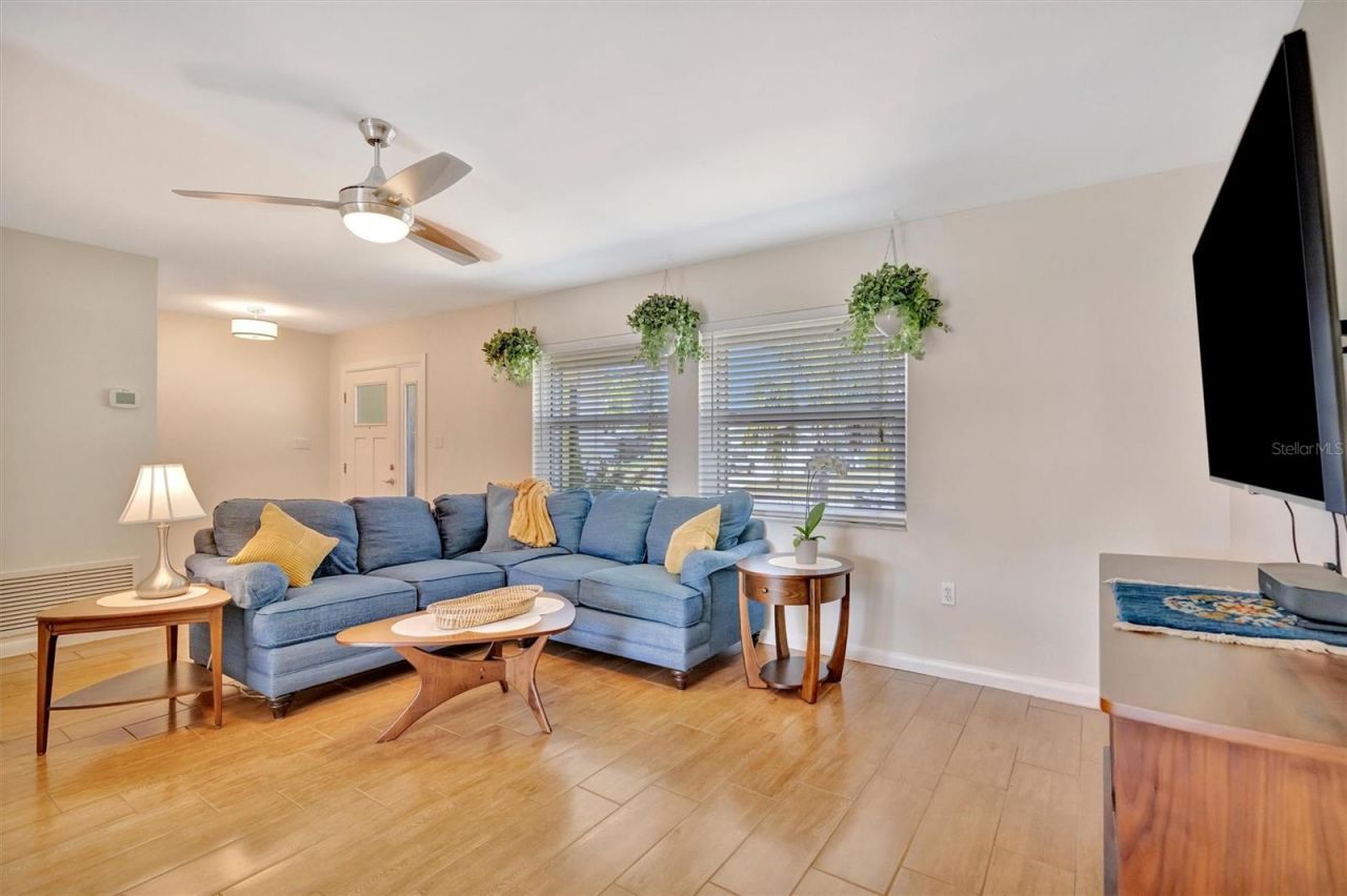 5729 Augusta Circle, Sarasota, FL 34238 Photo