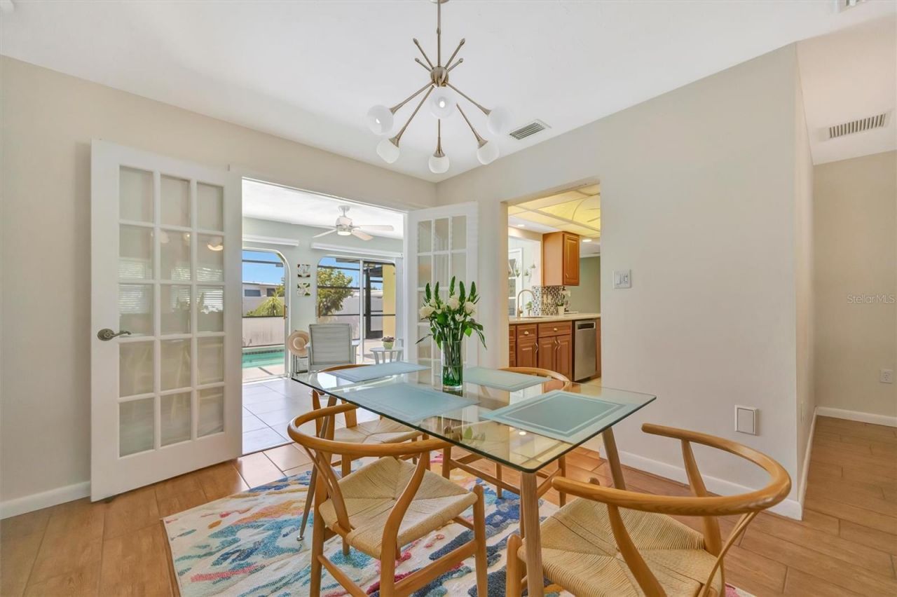 5729 Augusta Circle, Sarasota, FL 34238 Photo