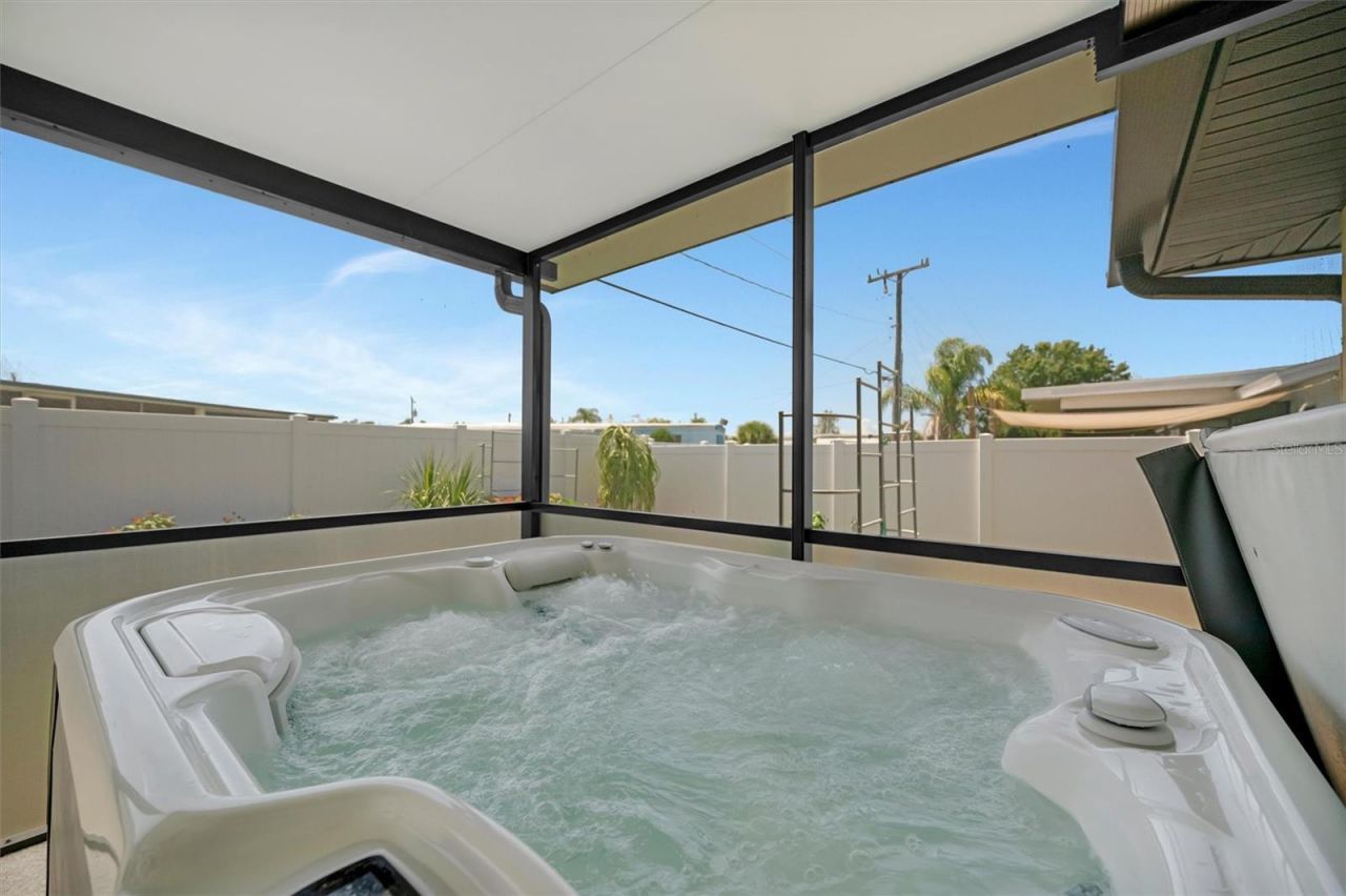 5729 Augusta Circle, Sarasota, FL 34238 Photo