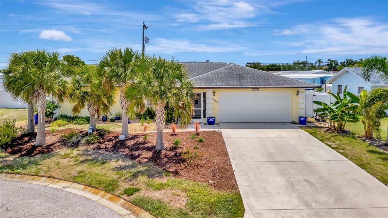 5729 Augusta Circle, Sarasota, FL 34238 Photo