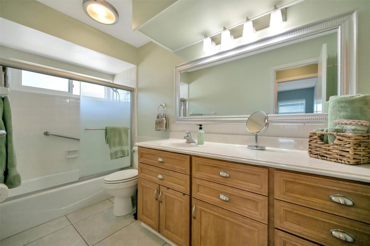 5729 Augusta Circle, Sarasota, FL 34238 Photo