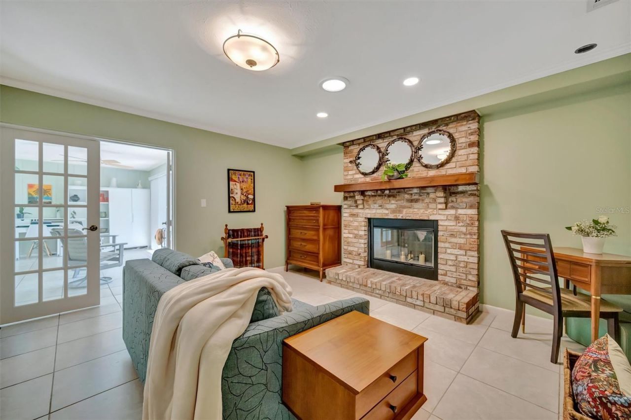 5729 Augusta Circle, Sarasota, FL 34238 Photo