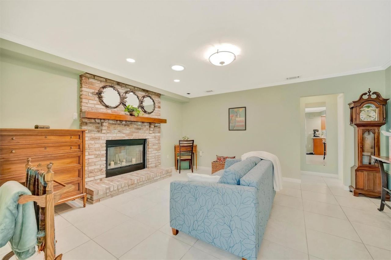 5729 Augusta Circle, Sarasota, FL 34238 Photo