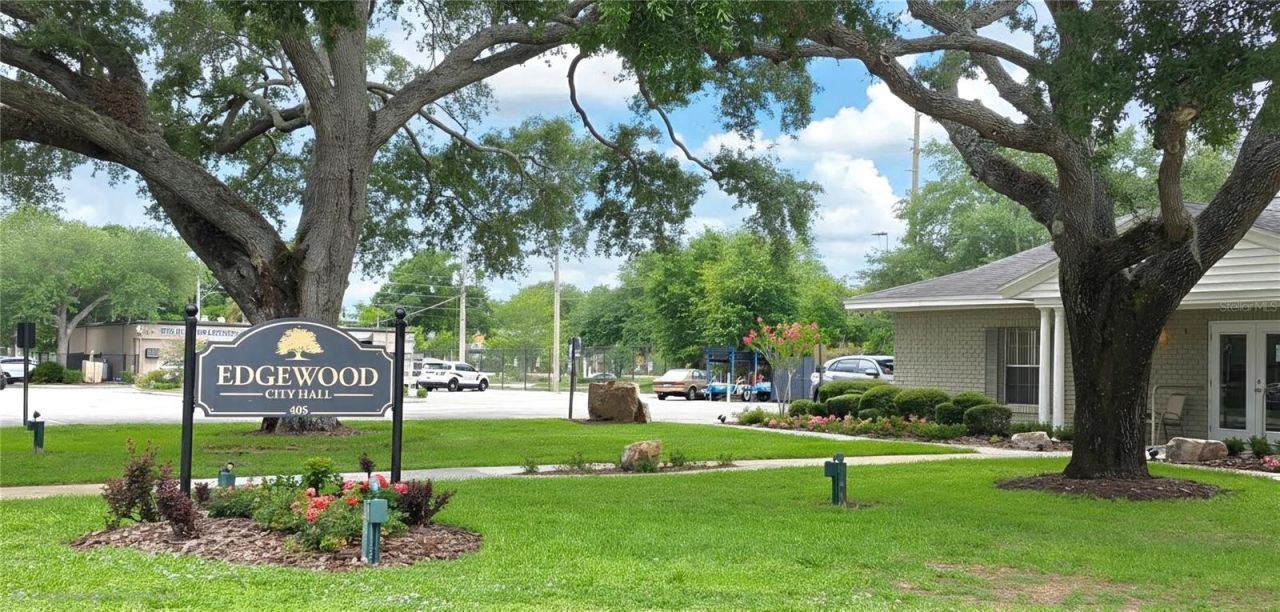 5020 The Oaks Circle , Edgewood, FL 32809 Photo