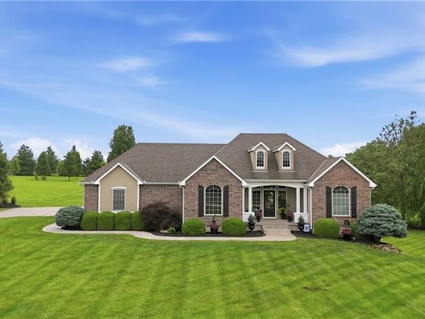 24407 Woodland Circle, Lee's Summit, MO 64086