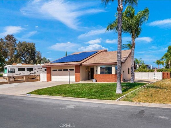 30150 Cove View Street, Canyon Lake, CA 92587