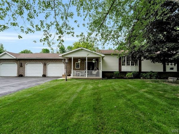 4 Mark Lane , Angola, NY 14006