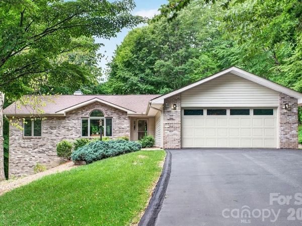 1820 Riverview Court , Hendersonville, NC 28739