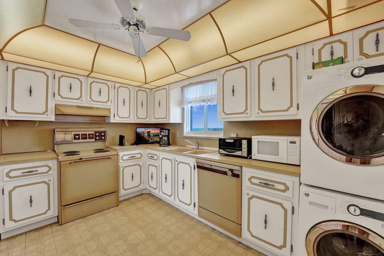 301 Lake Shore Drive, Unit 809, Lake Park, FL 33403 Photo