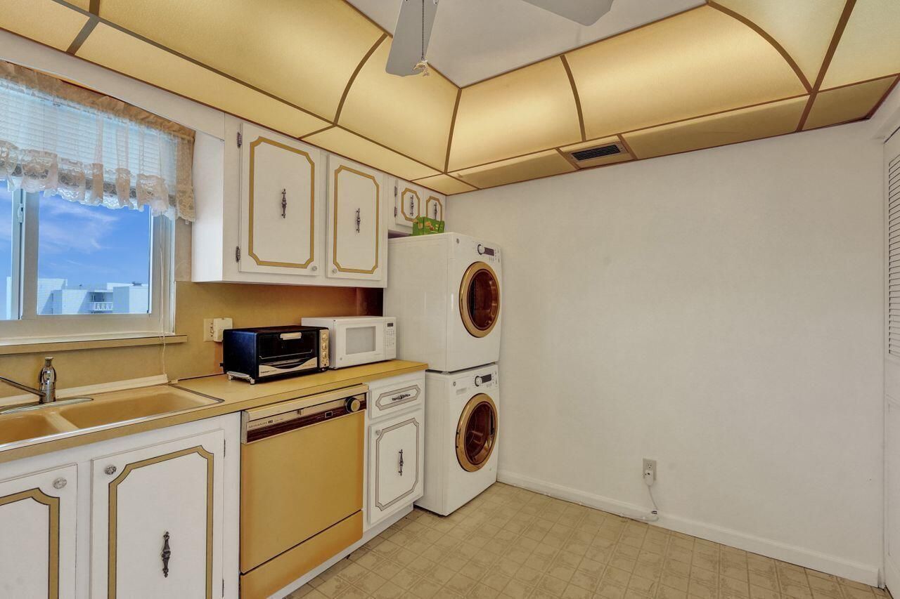 301 Lake Shore Drive, Unit 809, Lake Park, FL 33403 Photo