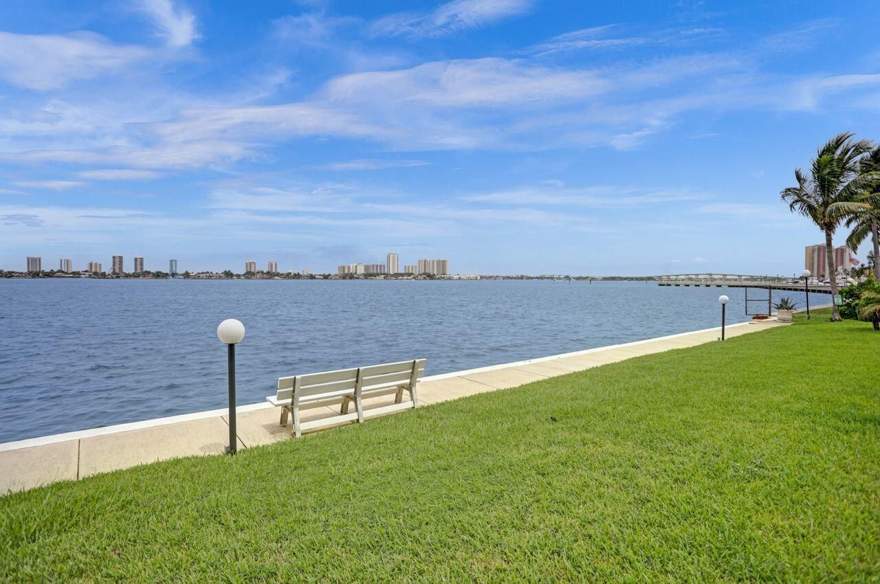 301 Lake Shore Drive, Unit 809, Lake Park, FL 33403 Photo