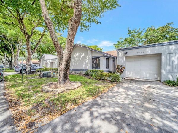 5223 W Gate Lake Rd , Unit 5223, Tamarac, FL 33319