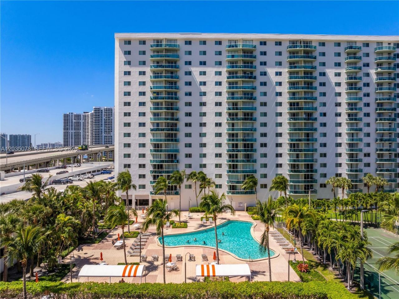 19380 Collins Ave , Unit 317, Sunny Isles Beach, FL 33160 Photo