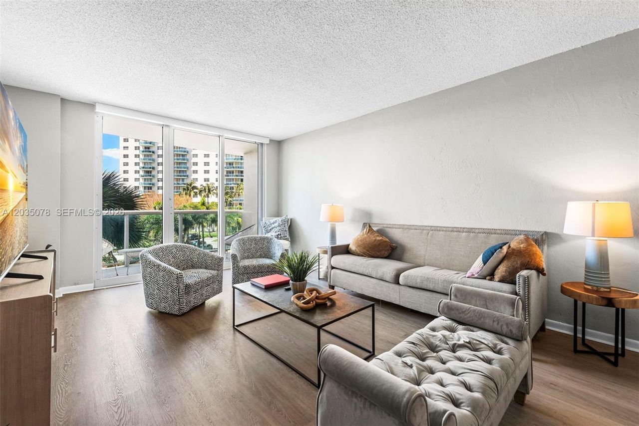 19380 Collins Ave , Unit 317, Sunny Isles Beach, FL 33160 Photo