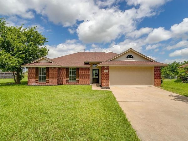 102 Meadow Ridge Drive, Venus, TX 76084