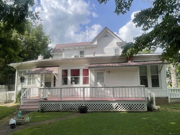 213 Pulaski St , Lawrenceburg, TN 38464