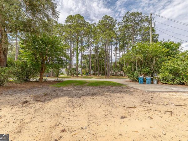 913 Mallery Street, St. Simons Island, GA 31522
