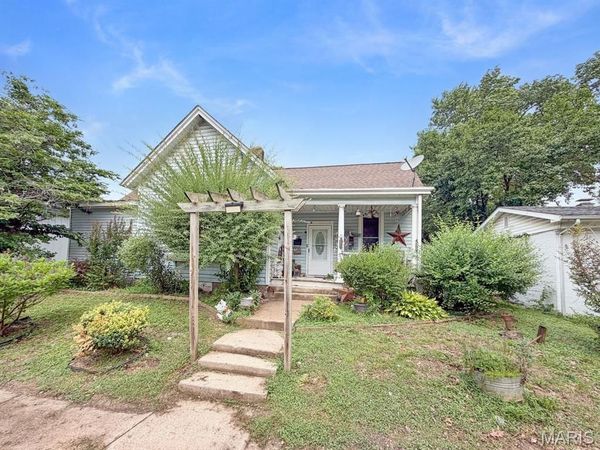 1115 S Carolina Street , Louisiana, MO 63353