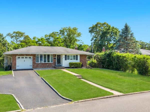 3 Bayberry Drive, Saint James, NY 11780