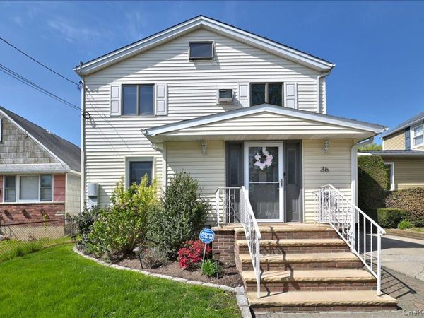 36 Barwick Street , Floral Park, NY 11001