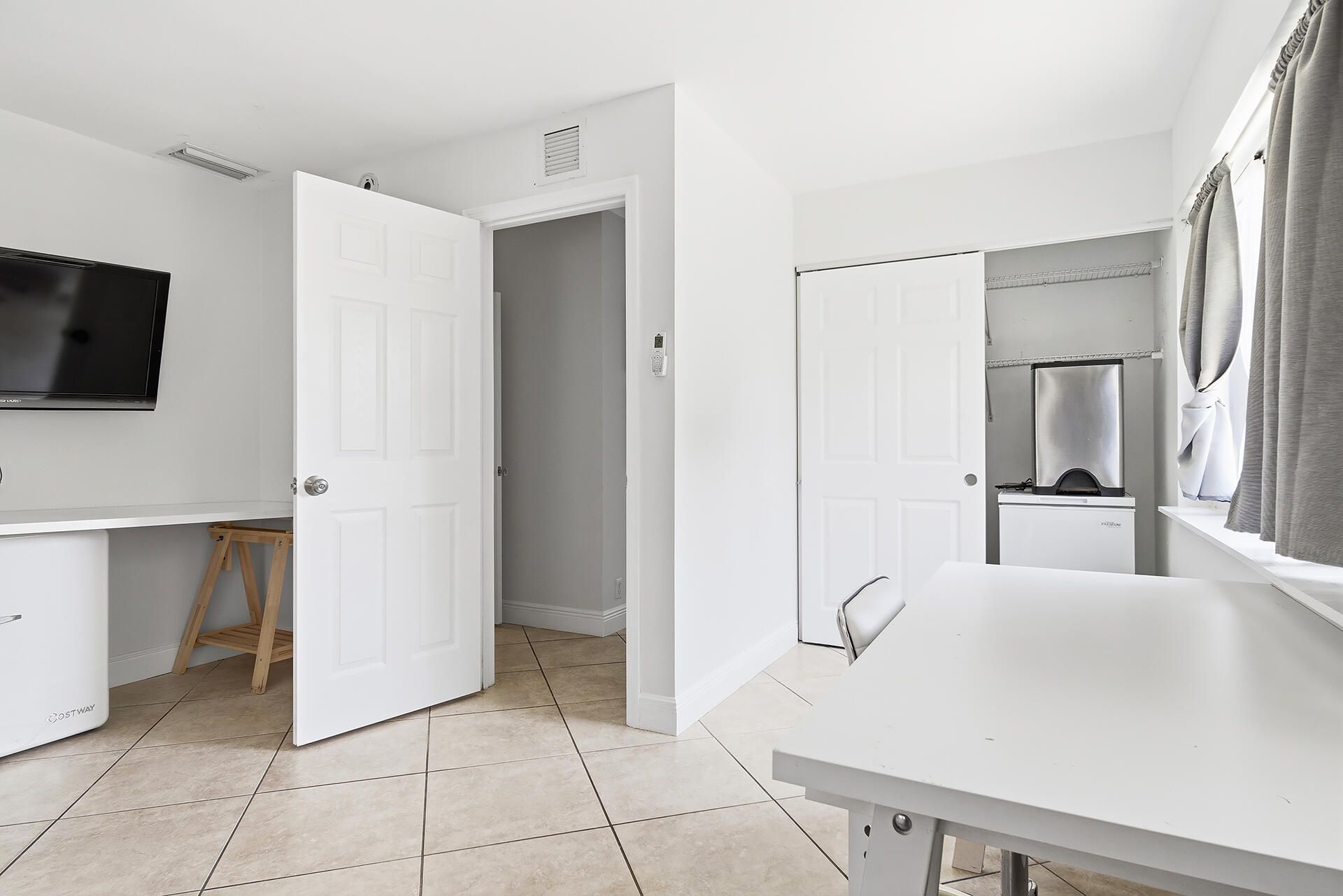604 Piedmont Road, West Palm Beach, FL 33405 Photo