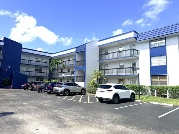 3050 Holiday Springs Boulevard, Unit 111, Margate, FL 33063