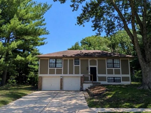 2608 SE 4th Street, Blue Springs, MO 64014